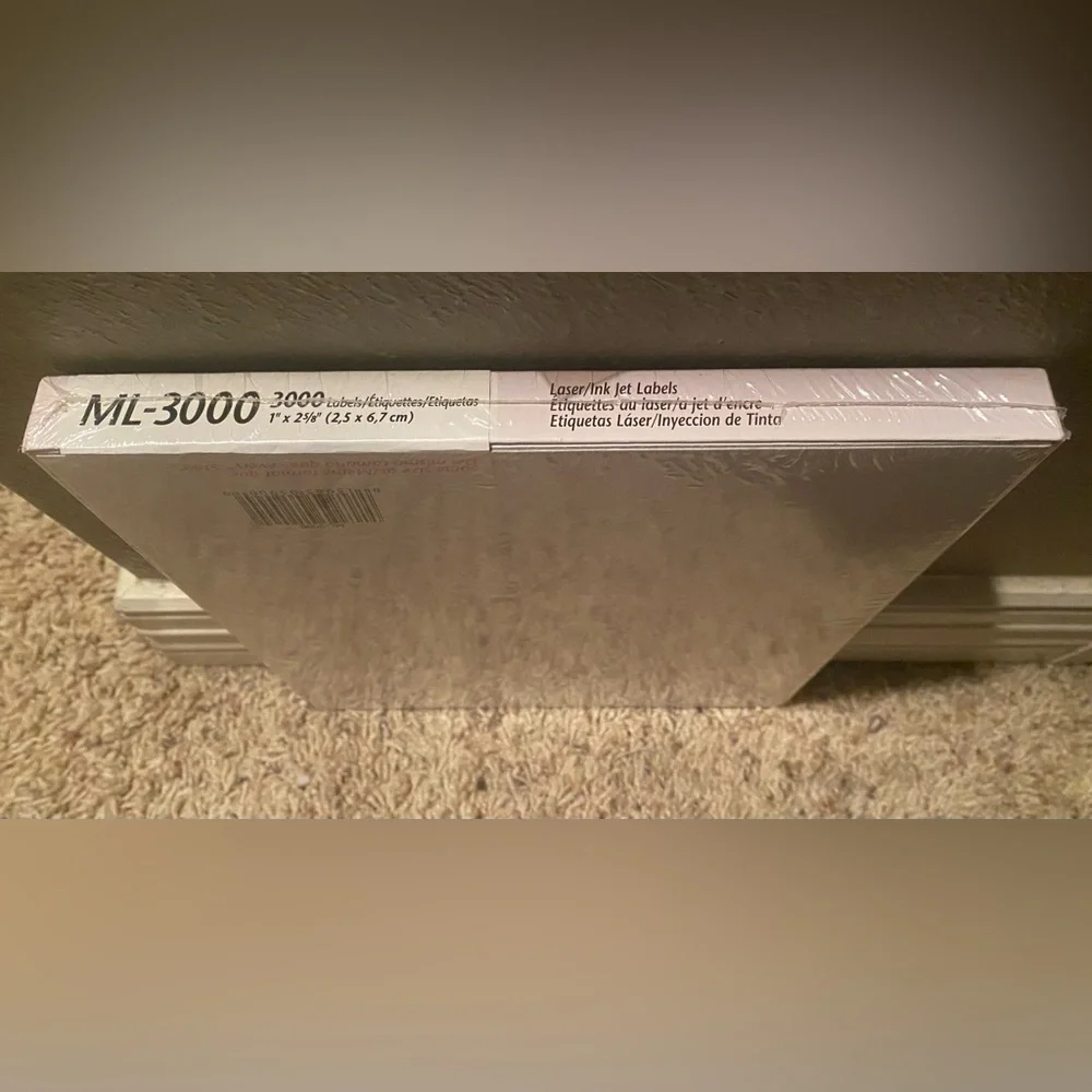 Laser/Ink Jet Labels. 100 sheets. 3000 labels. Self-Adhesive.